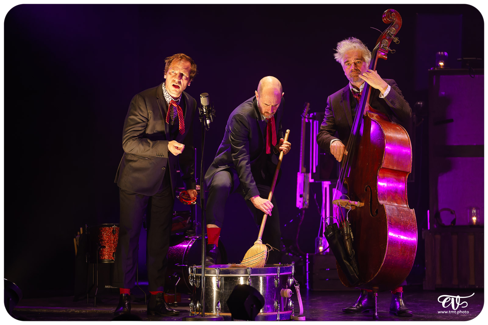 NOS COURSES FOLLES - LES FOUTEURS DE JOIE